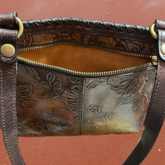 Patricia Nash  Elegant Poppy Shoulder Bag with Matching wallet - Picture 8 of 15